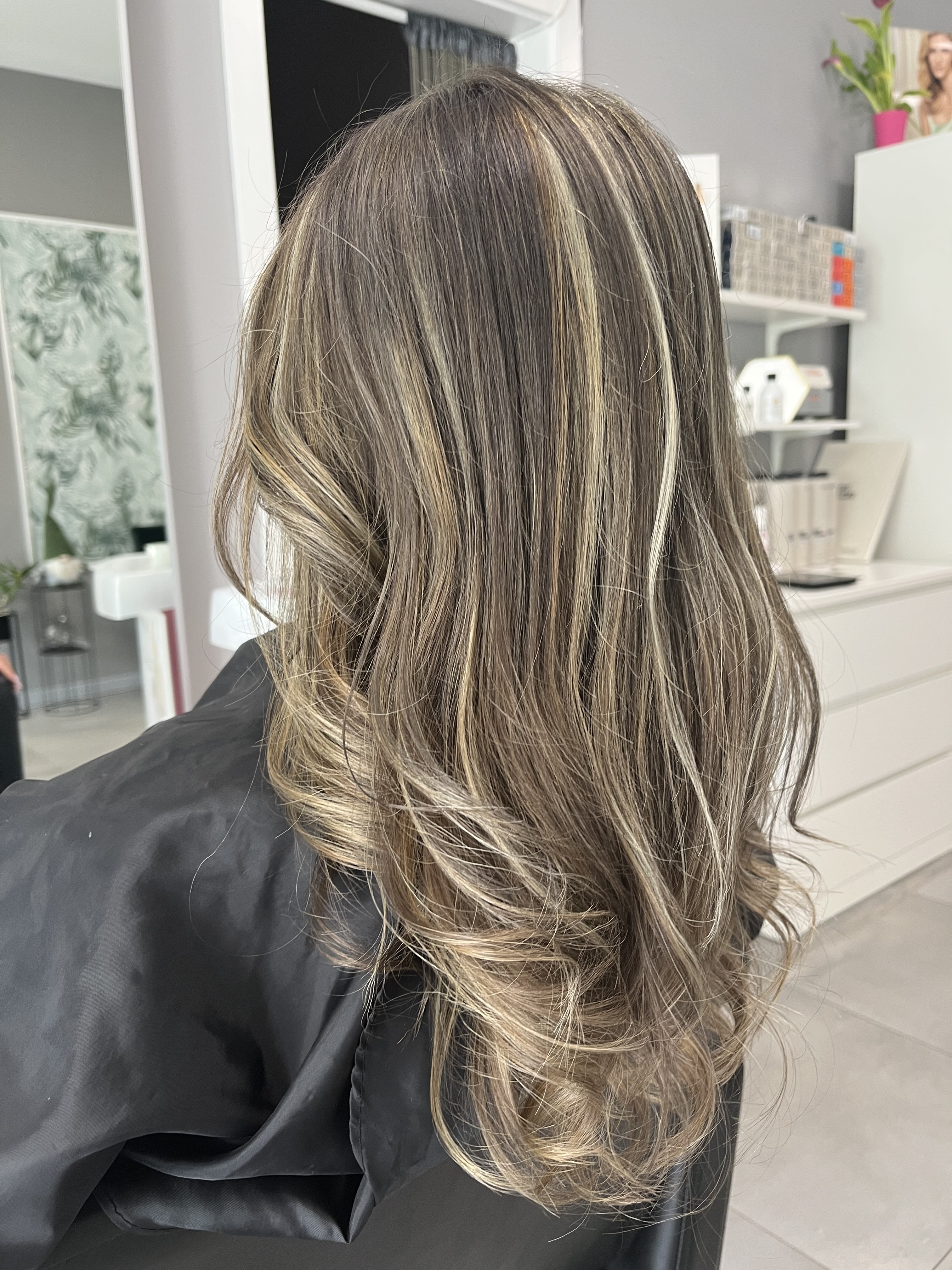 Highlights with Plex Technology Care + Styling / long hair (below shoulders)