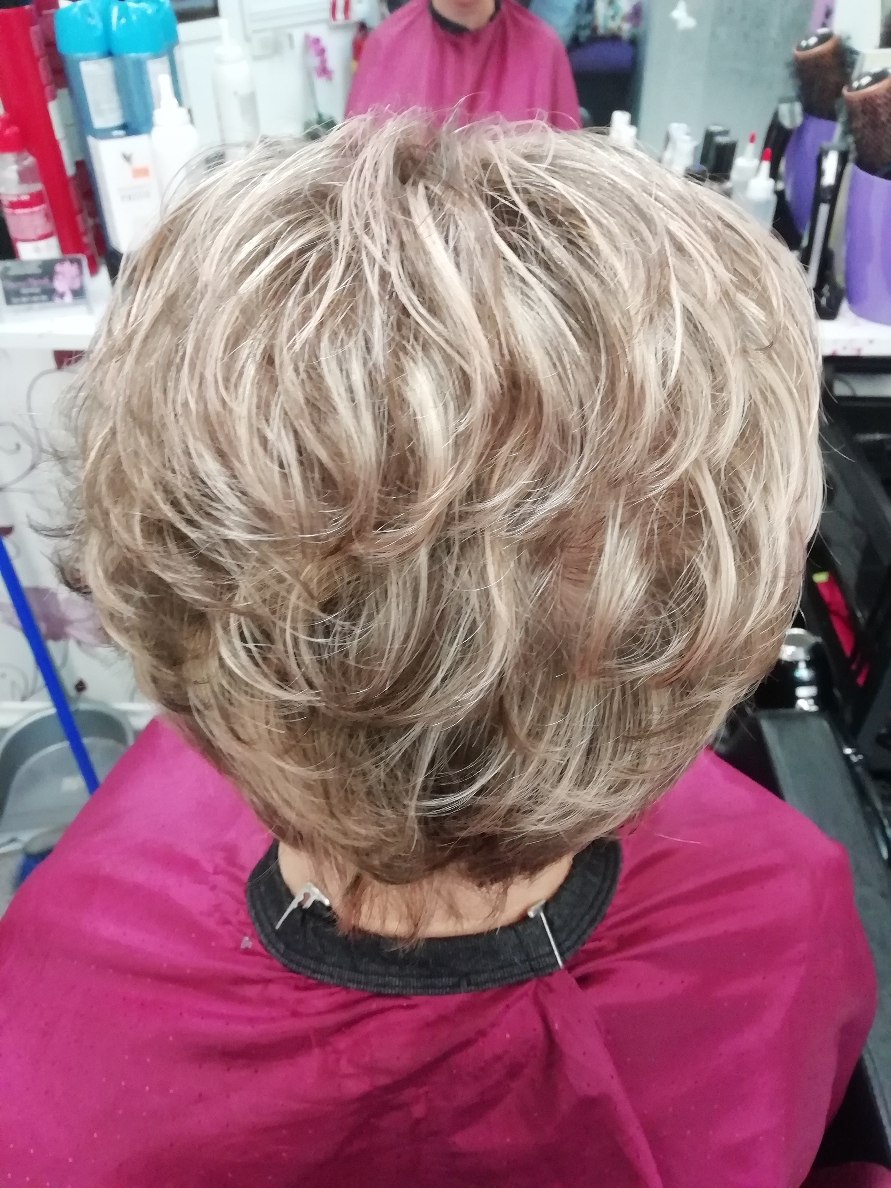 Cap highlights + toner application / Short hair