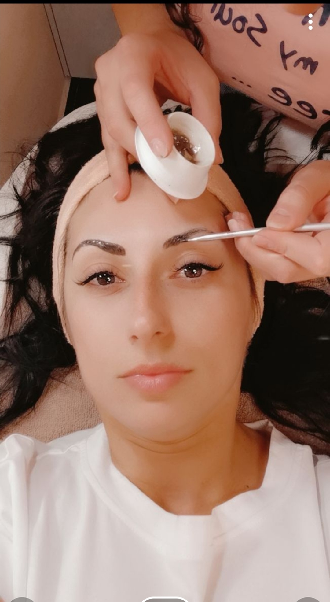 Eyebrow tinting! Lasts up to 3 weeks!