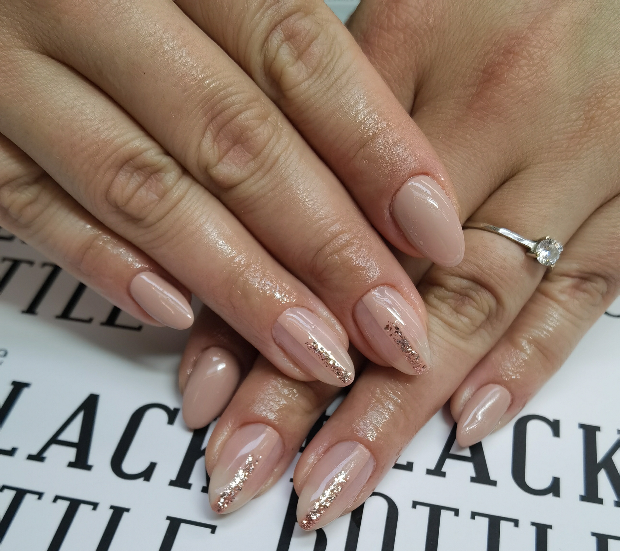 Gel polish manicure + removal of old coating / medium-length nails