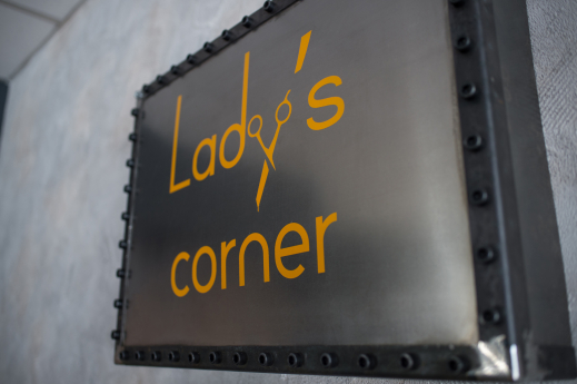 Lady's Corner 6