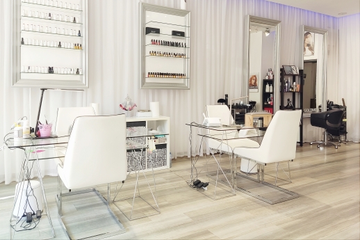 D'Luxe Hair & Nails 4