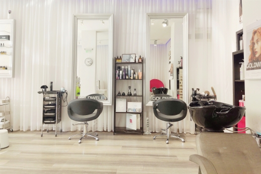 D'Luxe Hair & Nails 2