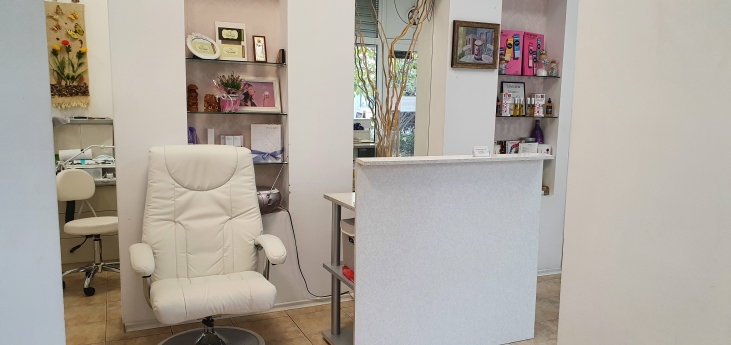 Hair & Beauty Studio Tea House 1