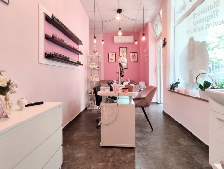 Pink Box Nail Studio 5