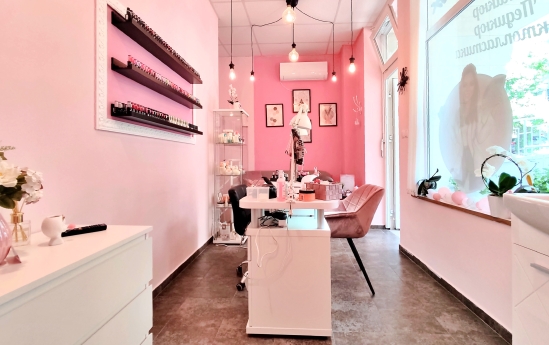 Pink Box Nail Studio 4