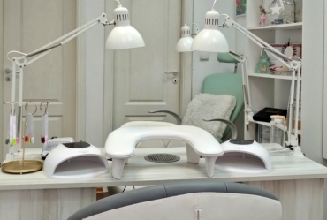 A Studio Nails 1