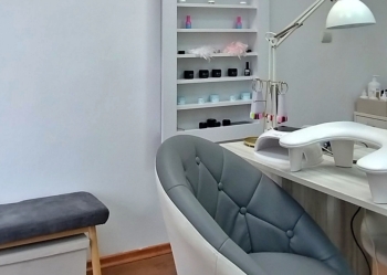 A Studio Nails 2